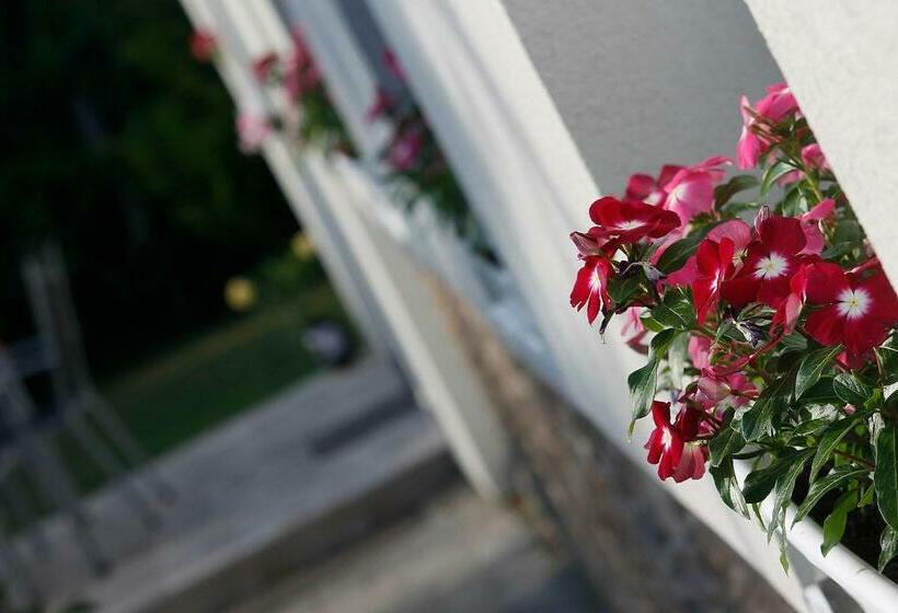 פנסיון Hóvirág Apartman Balatonberény