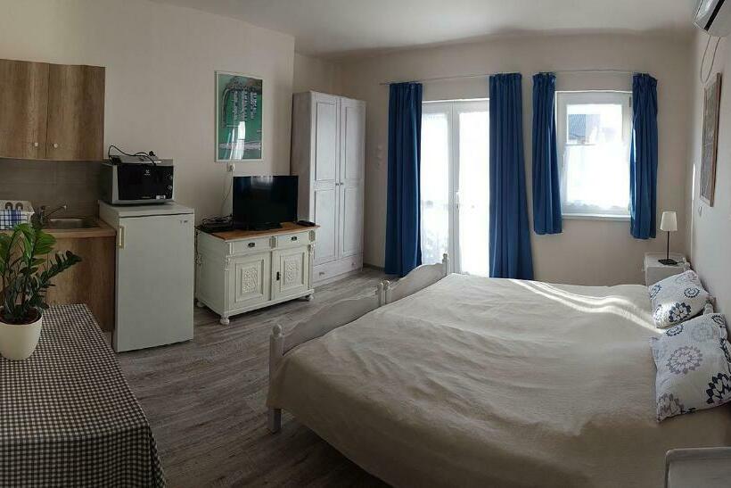 펜션 Hóvirág Apartman Balatonberény