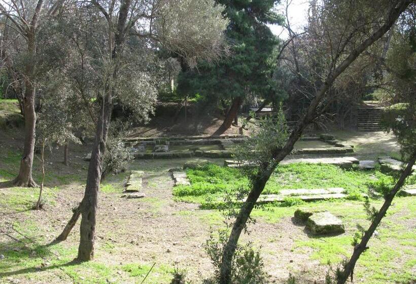 Mc Queen Rooms & Apartments