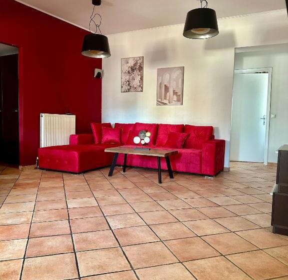 Mc Queen Rooms & Apartments