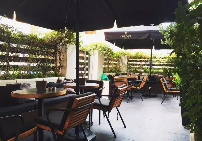 Mc Queen Rooms & Apartments