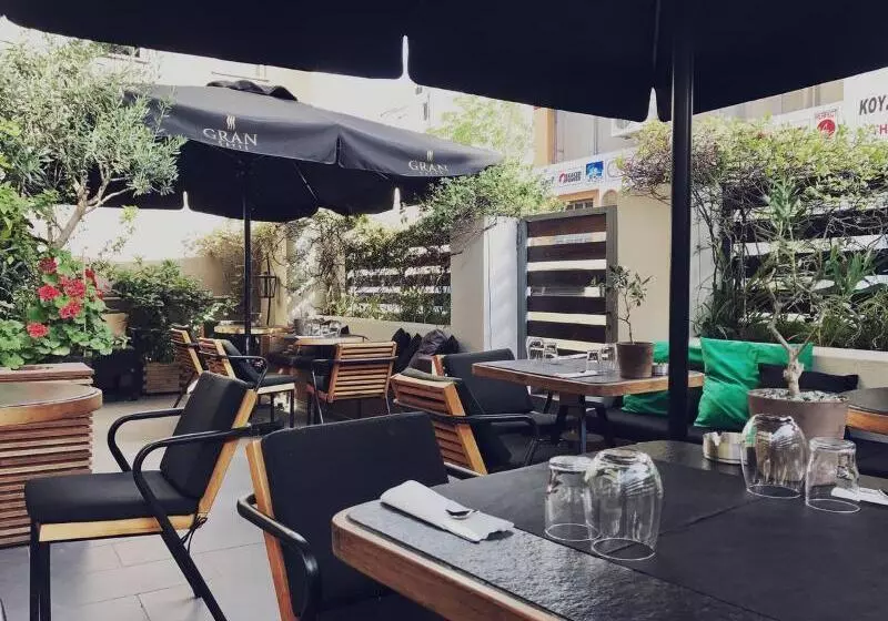 Mc Queen Rooms & Apartments