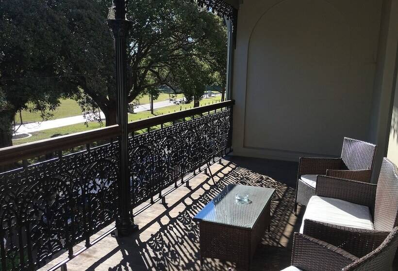 ホテル Avonmore On The Park Boutique