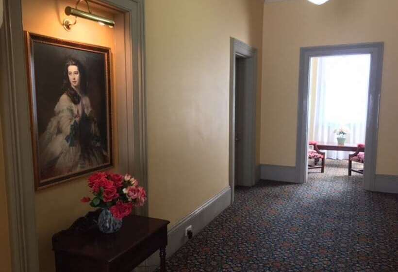 ホテル Avonmore On The Park Boutique