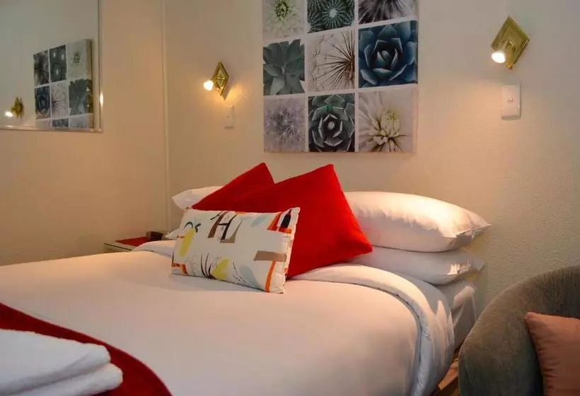 Hotel Canberra Short Term & Holiday Accommodation