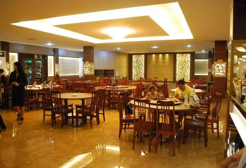 Pelangi Hotel & Resort