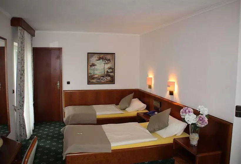 ホテル Setzberg Zum See