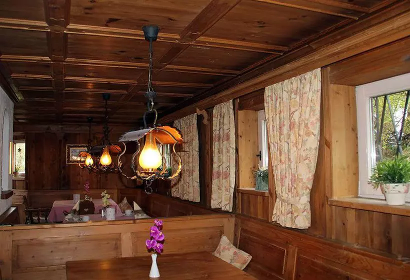 ホテル Setzberg Zum See