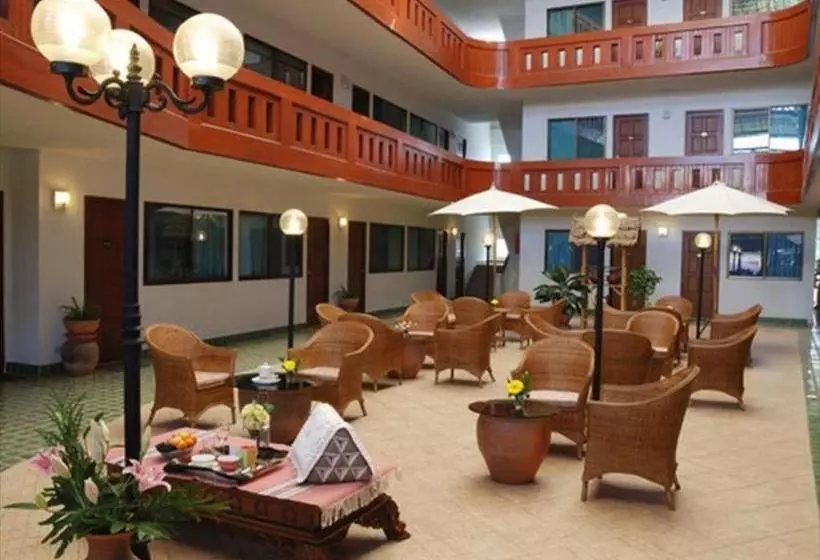 Отель Tawan Court