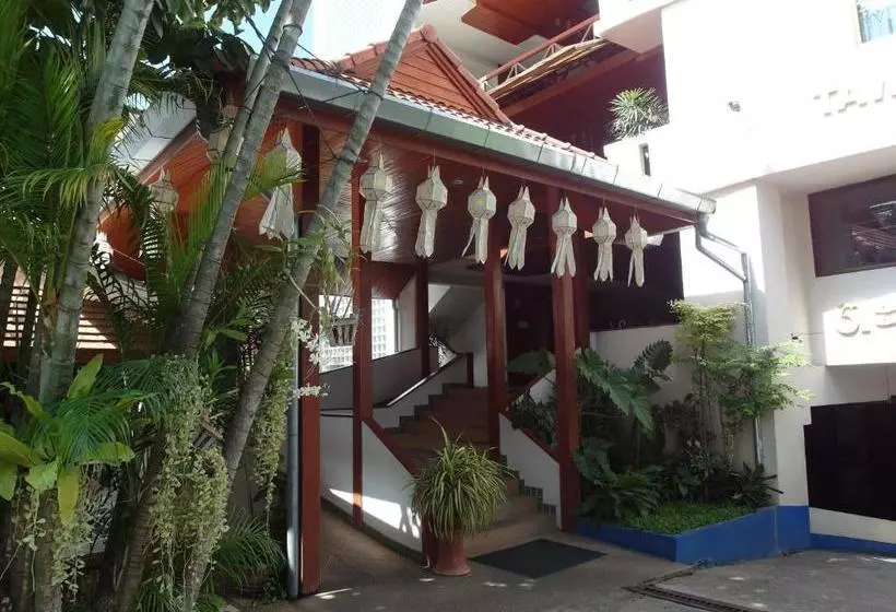 Отель Tawan Court