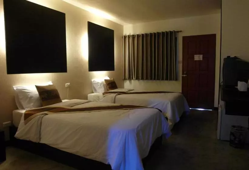 Отель Tawan Court