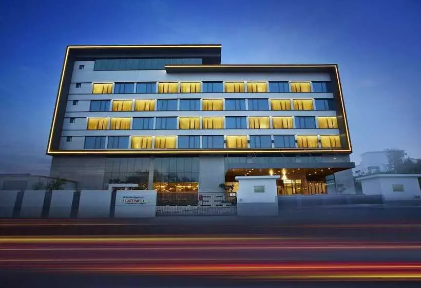 Hotel Vivanta Chennai It Expressway Omr