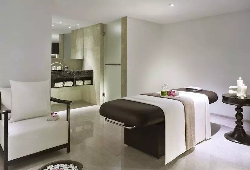 Hotel Vivanta Chennai It Expressway Omr