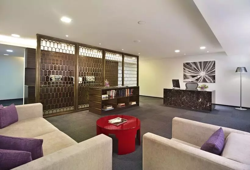 Hotel Vivanta Chennai It Expressway Omr