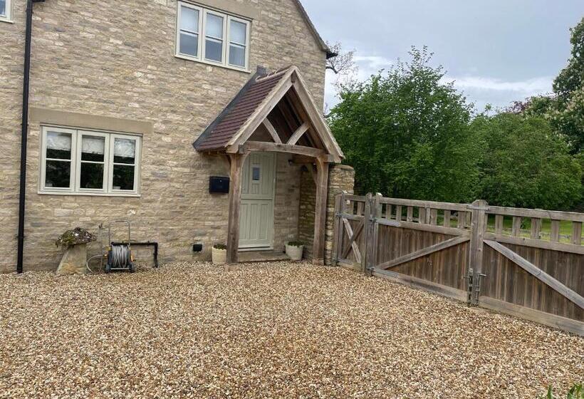 مبيت وإفطار Field End House Strawberry Lane Meysey Hampton