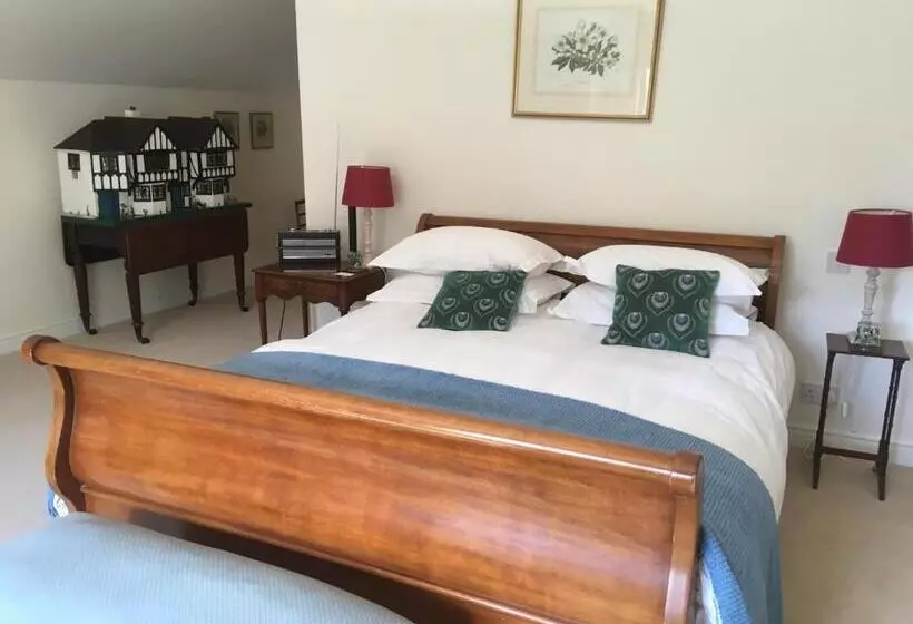 Aamiaismajoitus (B&B) Field End House Strawberry Lane Meysey Hampton