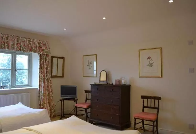 Aamiaismajoitus (B&B) Field End House Strawberry Lane Meysey Hampton