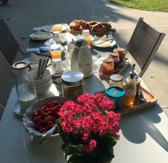 تختخواب و صبحانه Mas Li Doumenge