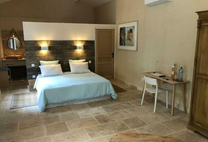 تختخواب و صبحانه Mas Li Doumenge