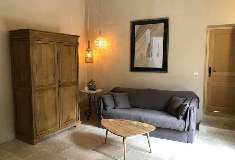 تختخواب و صبحانه Mas Li Doumenge