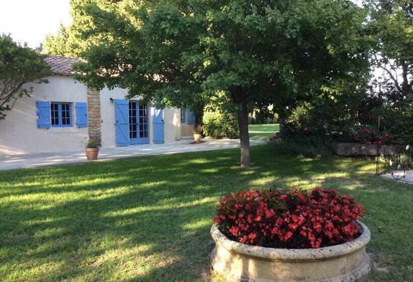 تختخواب و صبحانه Mas Li Doumenge