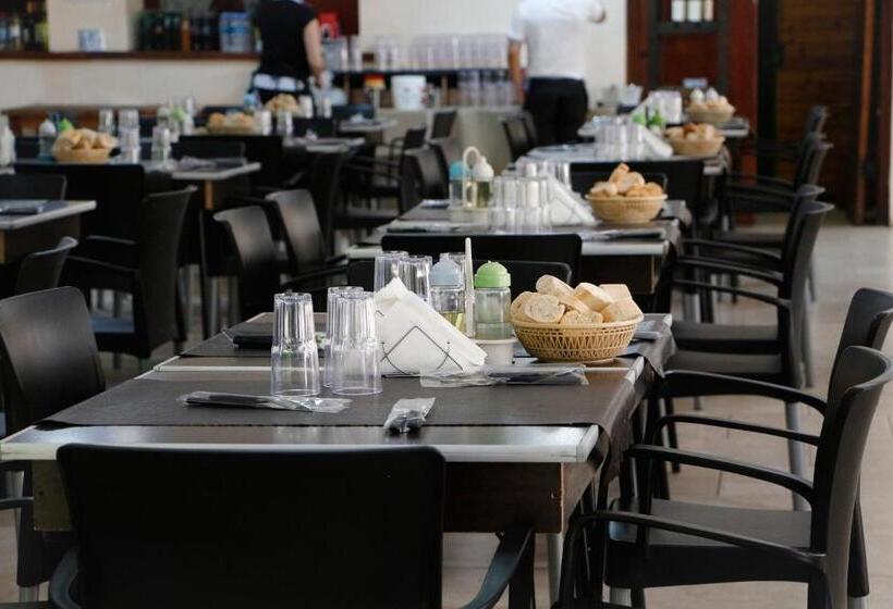 Hotel Ayres Del Bosque