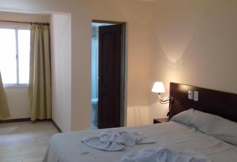 Hotel Ayres Del Bosque