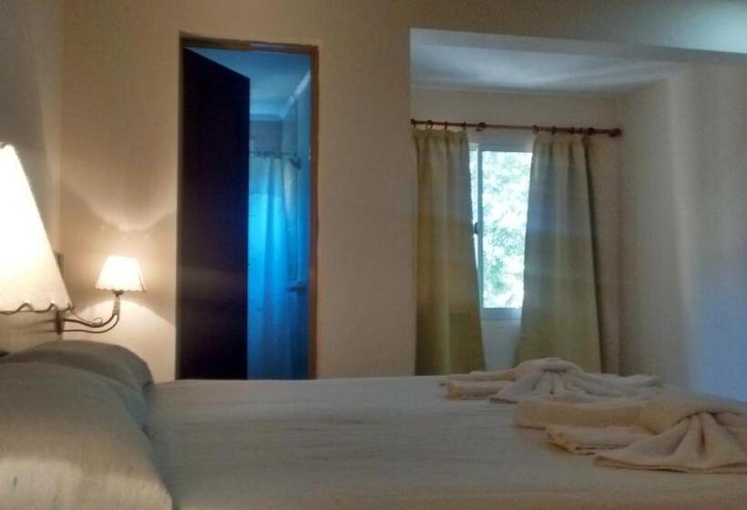 Hotel Ayres Del Bosque