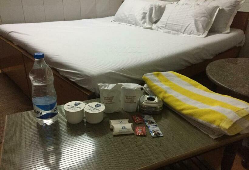 Hotel Mansarovar