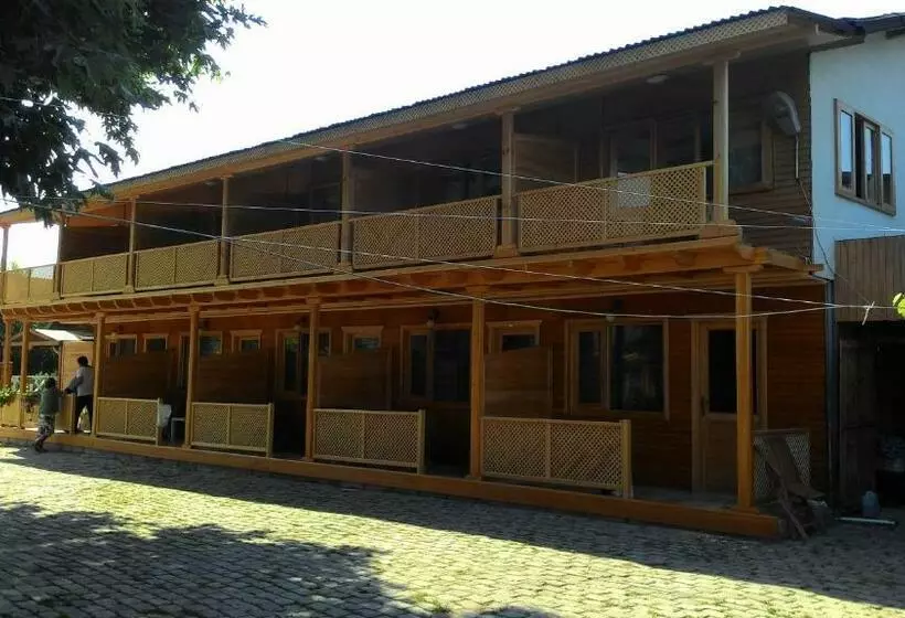 Motelli Zumrut Bahce