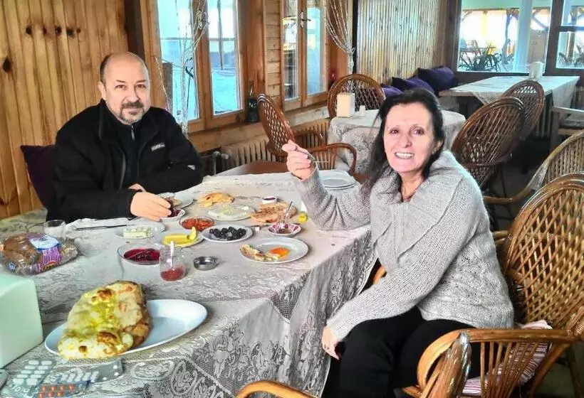 Motelli Zumrut Bahce