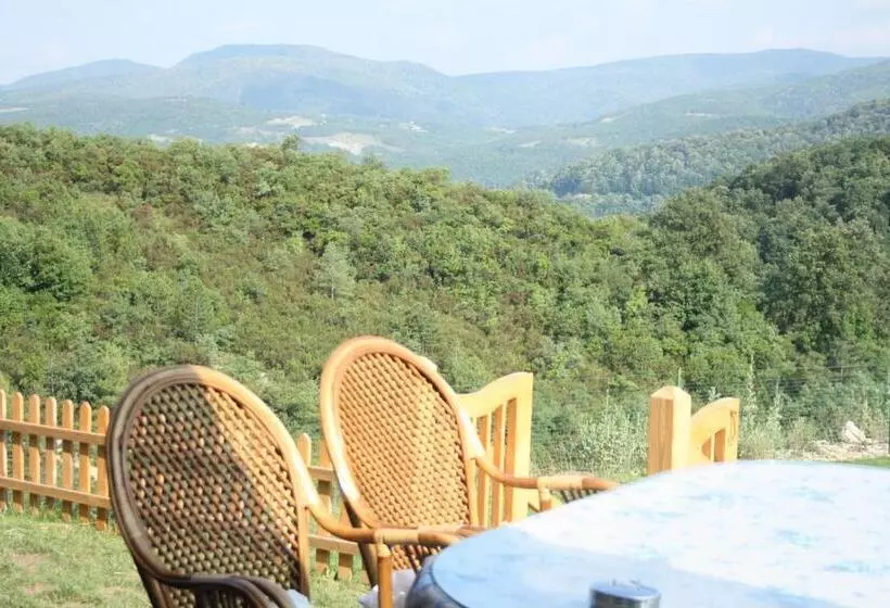 Motelli Zumrut Bahce