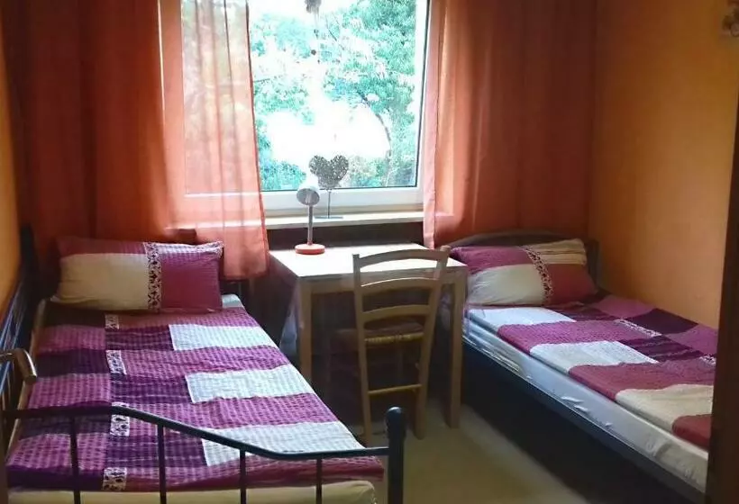 Majatalo Monteurunterkunft Haus Barbara Pirmasens