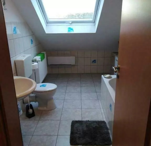 Majatalo Monteurunterkunft Haus Barbara Pirmasens