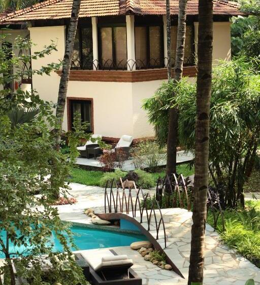 Hotel Coconut Creek Resort Dabolim Airport