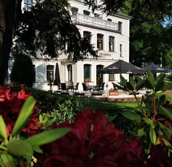 هتل Fryderyk