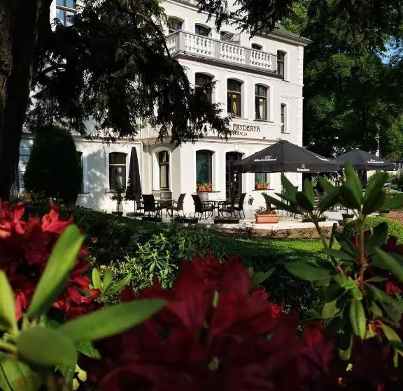 هتل Fryderyk