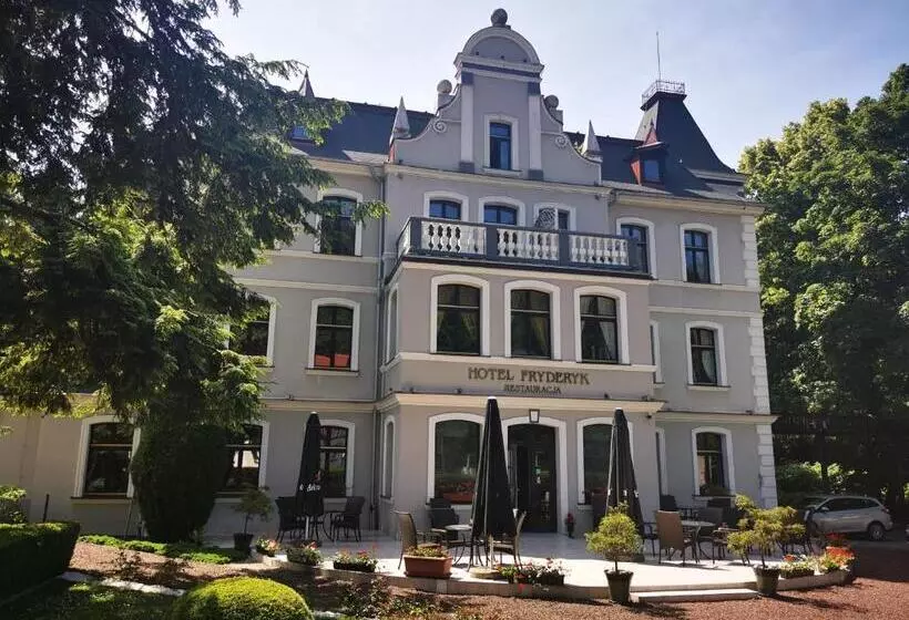 هتل Fryderyk