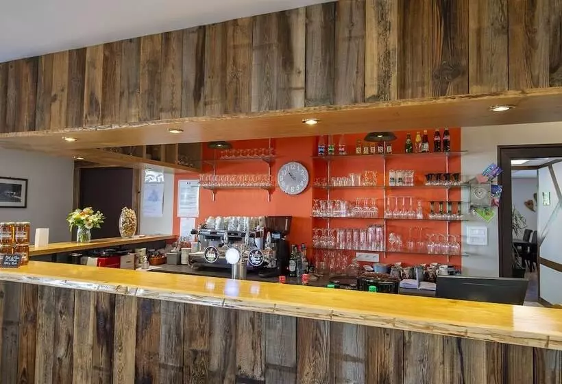 Отель Hôtel Restaurant Valneige