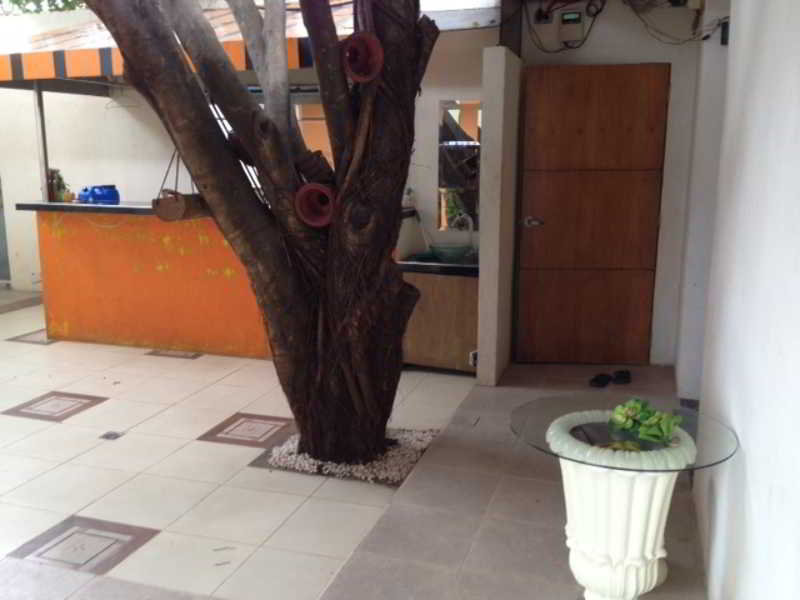 Hotell Lux Apartelle