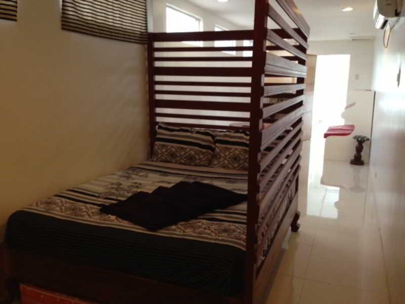 Hotell Lux Apartelle