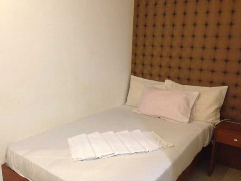 Hotell Lux Apartelle