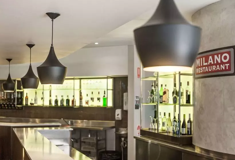 Ramada Hotel & Suites By Wyndham Cabramatta