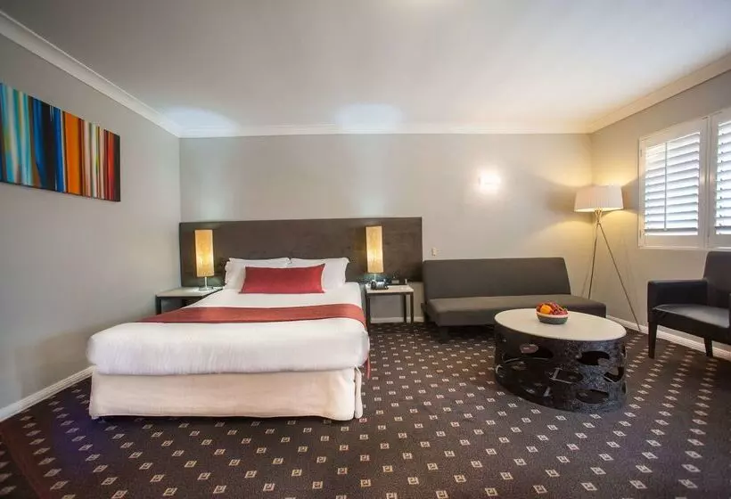 Ramada Hotel & Suites By Wyndham Cabramatta