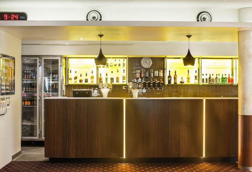 Ramada Hotel & Suites By Wyndham Cabramatta