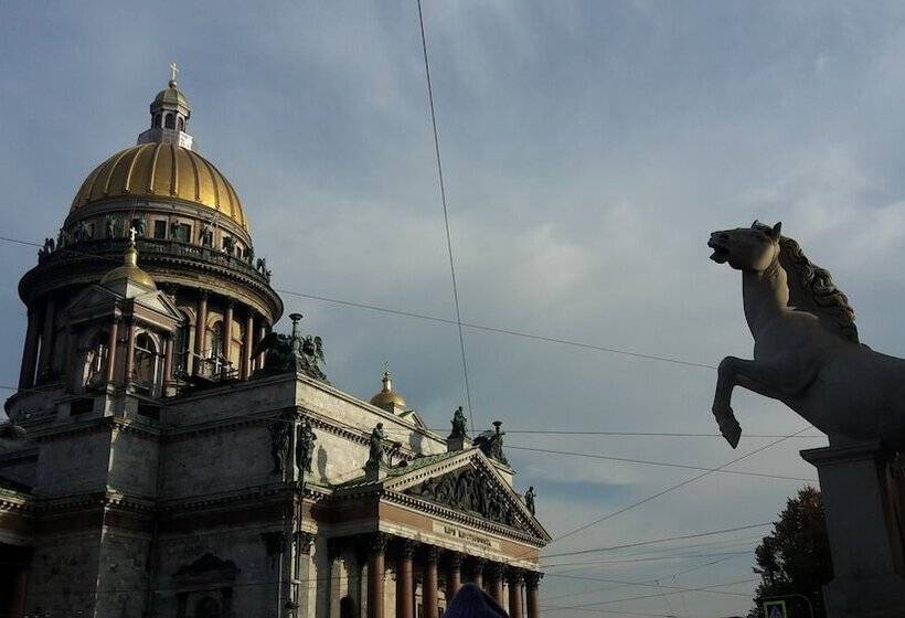 בית מלון כפרי Svarog Film