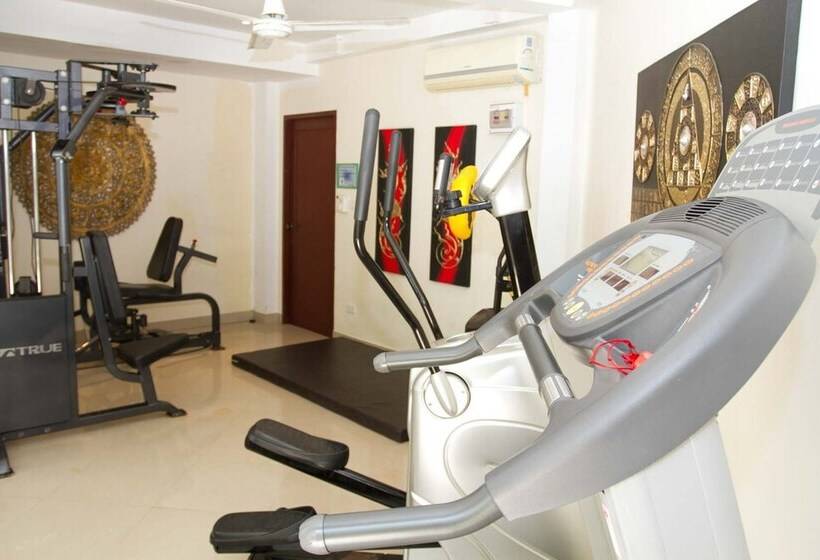 The Royal Tropical Beach At Vip Chain Resort