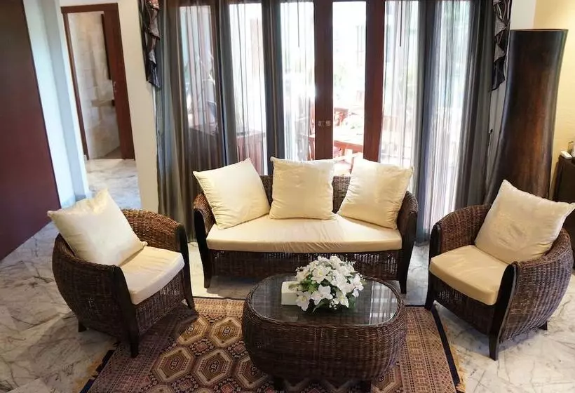 The Royal Tropical Beach At Vip Chain Resort