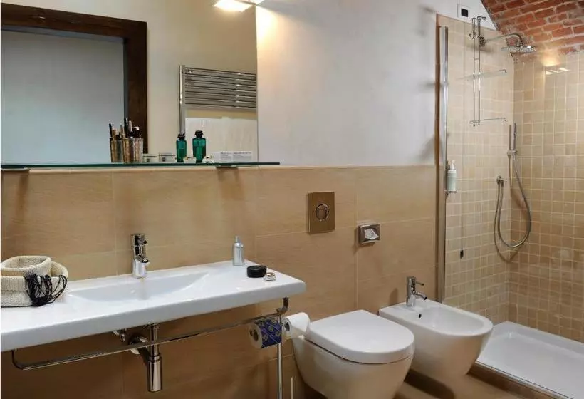 Delser Verona Manor House