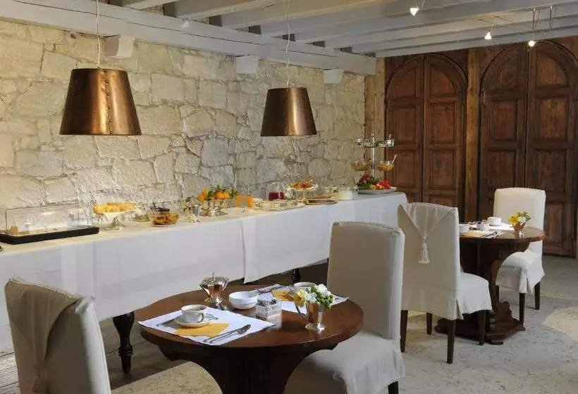 Delser Verona Manor House